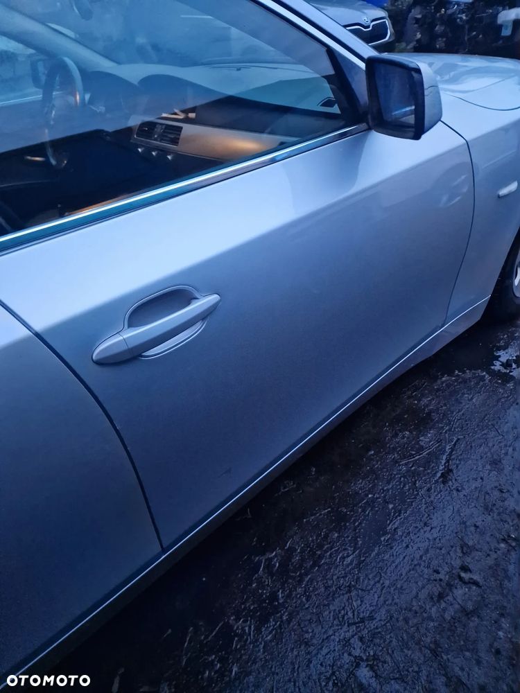 Drzwi prawy przód  BMW  E60  E61  w  kolorze  354 - 1
