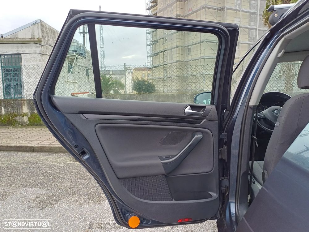 VW Golf Variant 1.6 TDi Confortline - 35