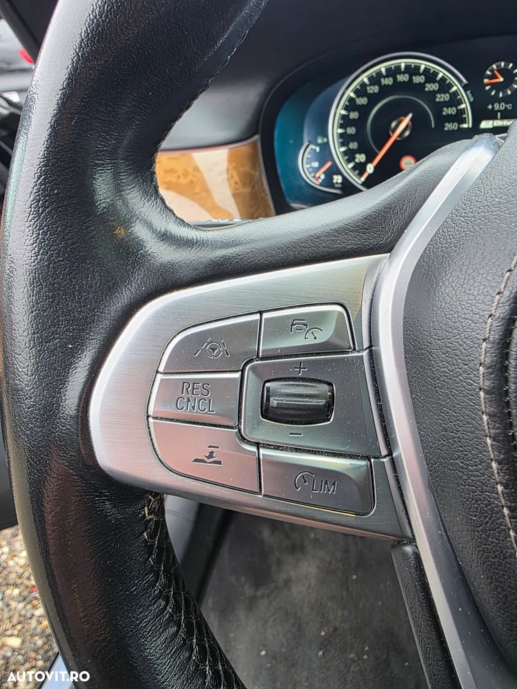 BMW Seria 7 740e iPerformance - 26