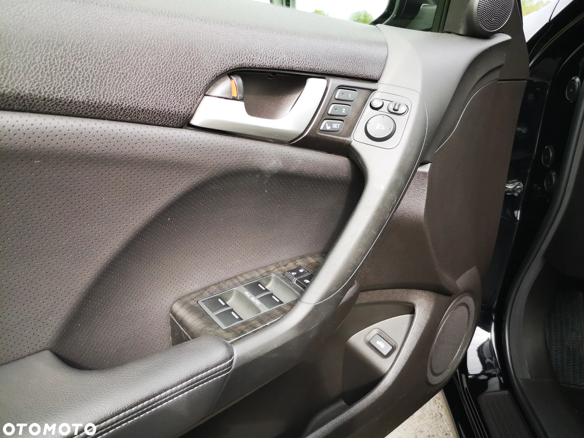 Honda Accord 2.4 Executive - 11