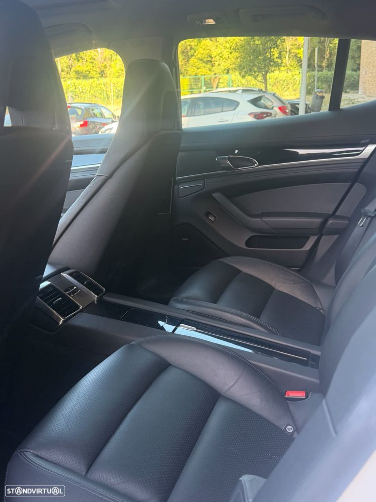 Porsche Panamera - 11