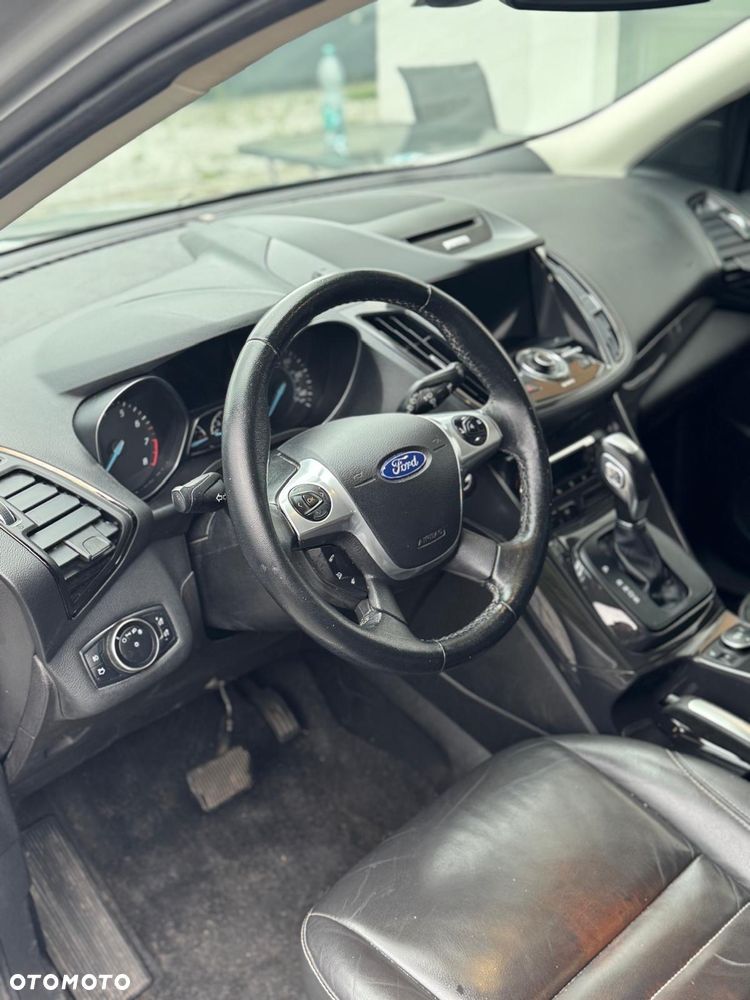 Ford Escape 2.0 EcoBoost AWD Titanium - 16