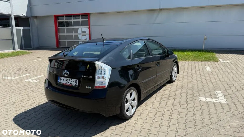 Toyota Prius (Hybrid) Comfort - 14