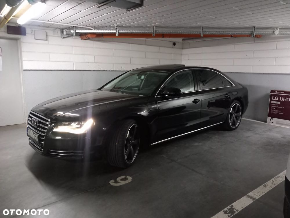 Audi A8 2012 photo 2