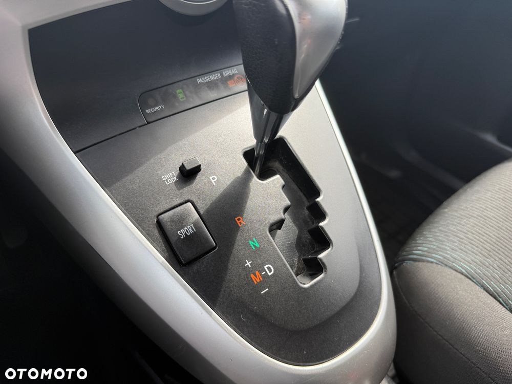 Toyota Verso 1.8 Prestige EU5 MS - 11