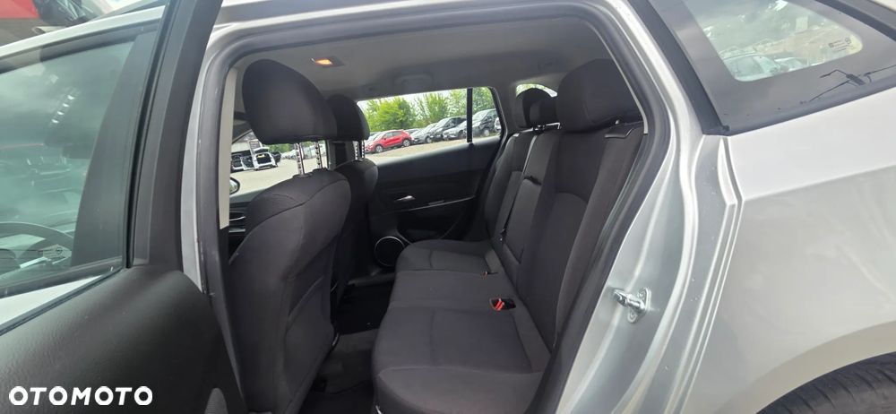 Chevrolet Cruze 1.7TD LT+ - 33
