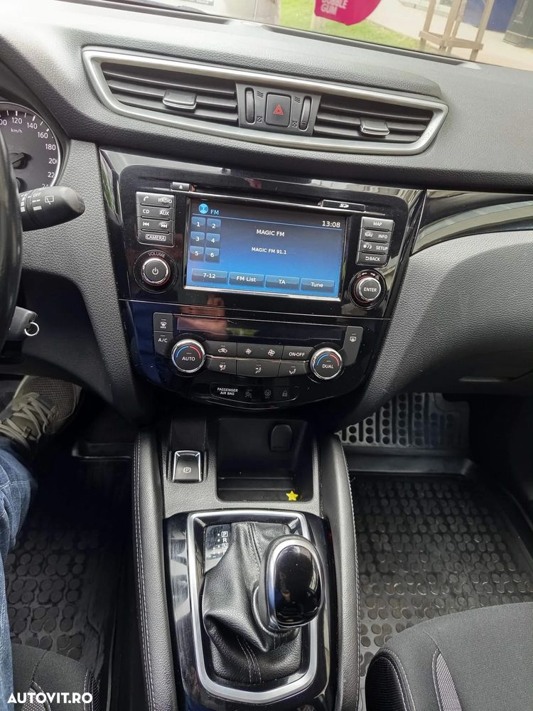 Nissan Qashqai 1.6 DCI Xtronic N-Connecta - 3