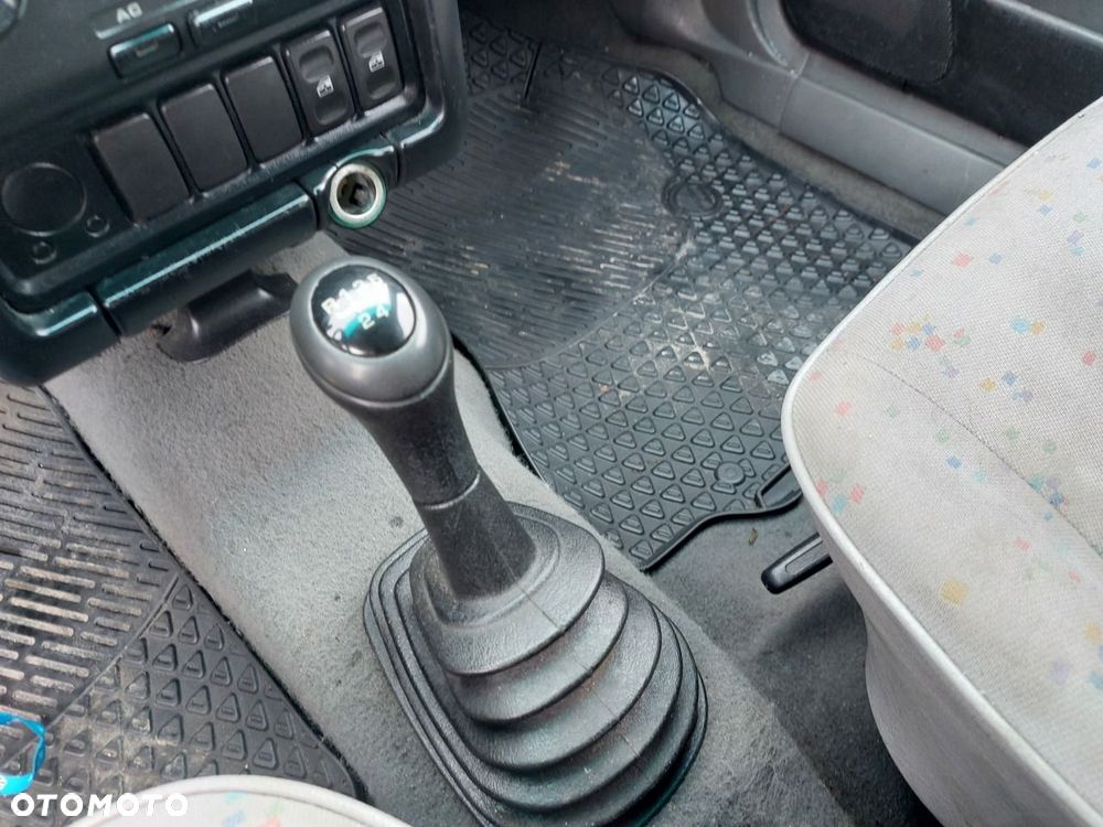 Volkswagen Caddy - 17