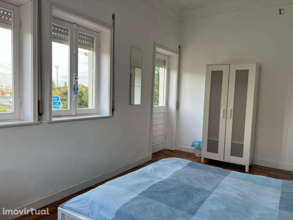 Quarto - localizado em Paranhos Porto - Grande imagem: 3/37