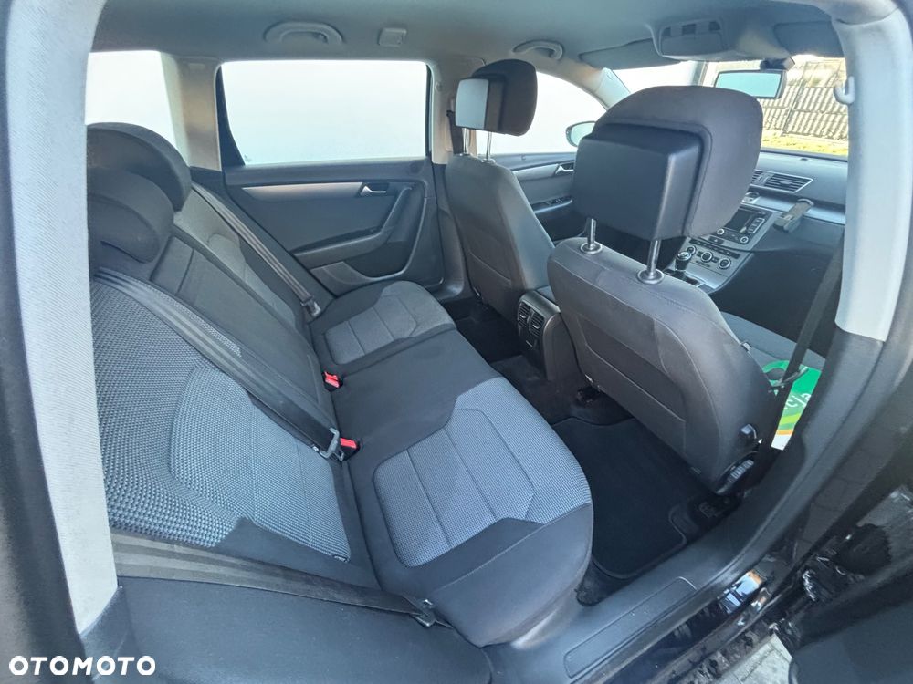 Volkswagen Passat 1.6 TDI Comfortline - 8