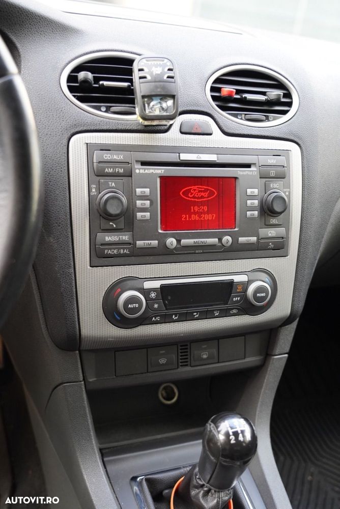 Ford Focus 1.6 Ti-VCT Titanium - 20