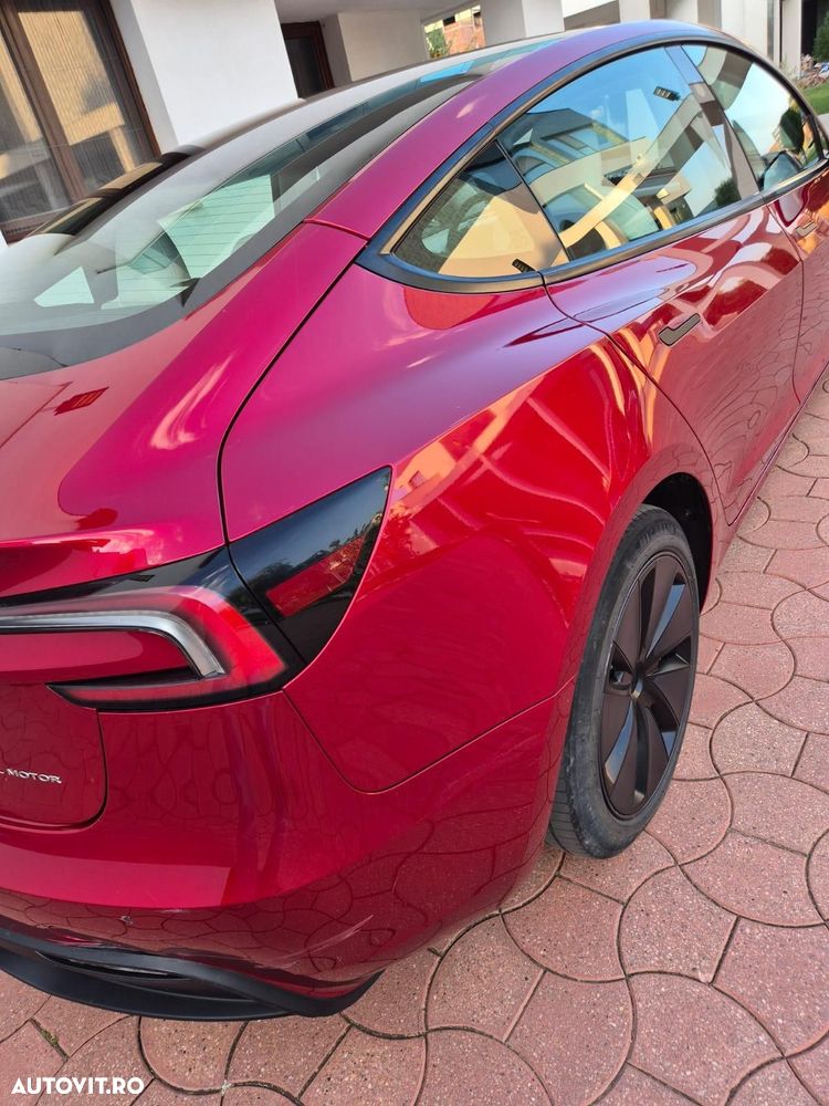 Tesla Model 3 - 12