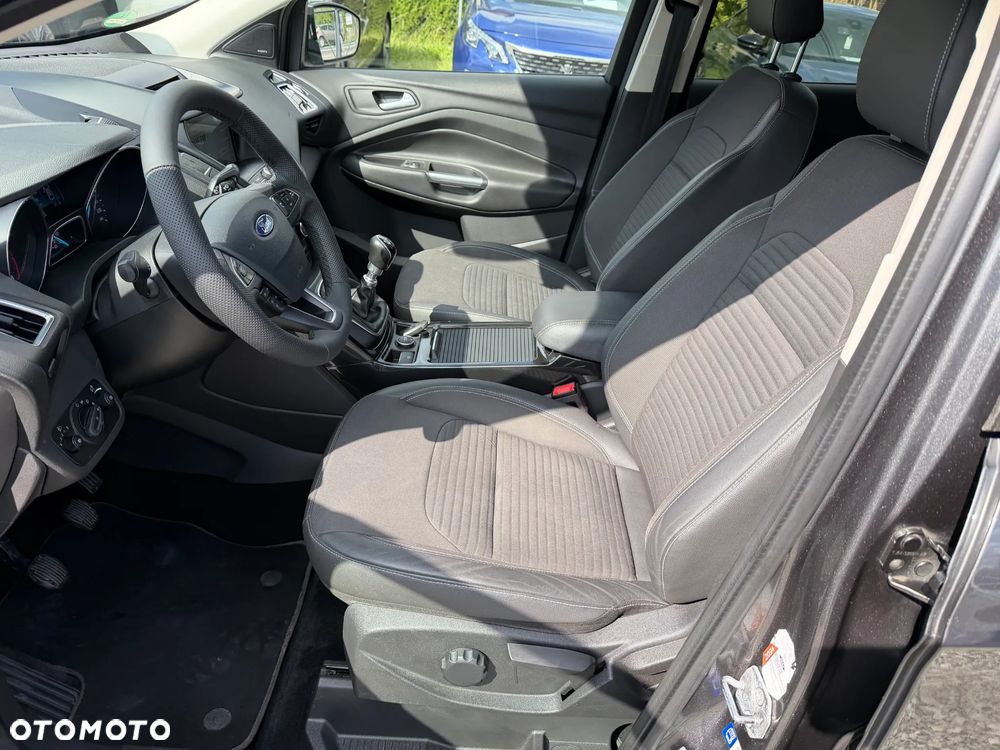 Ford Kuga 1.5 EcoBoost 2x4 Titanium - 30