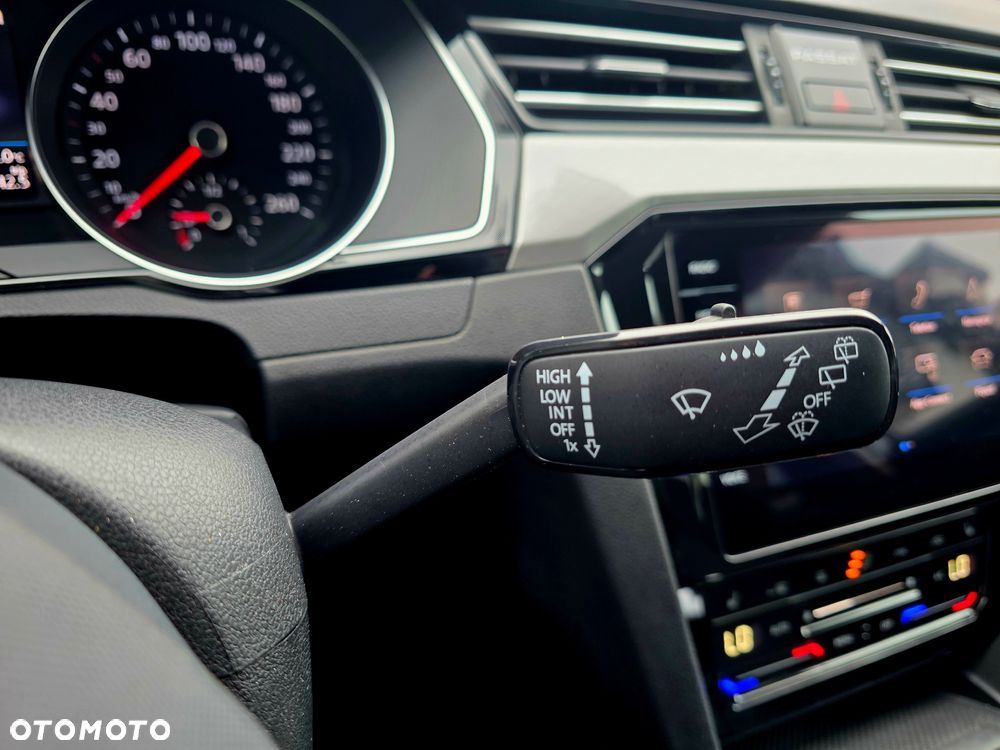 Volkswagen Passat 2.0 TDI EVO Business DSG - 32