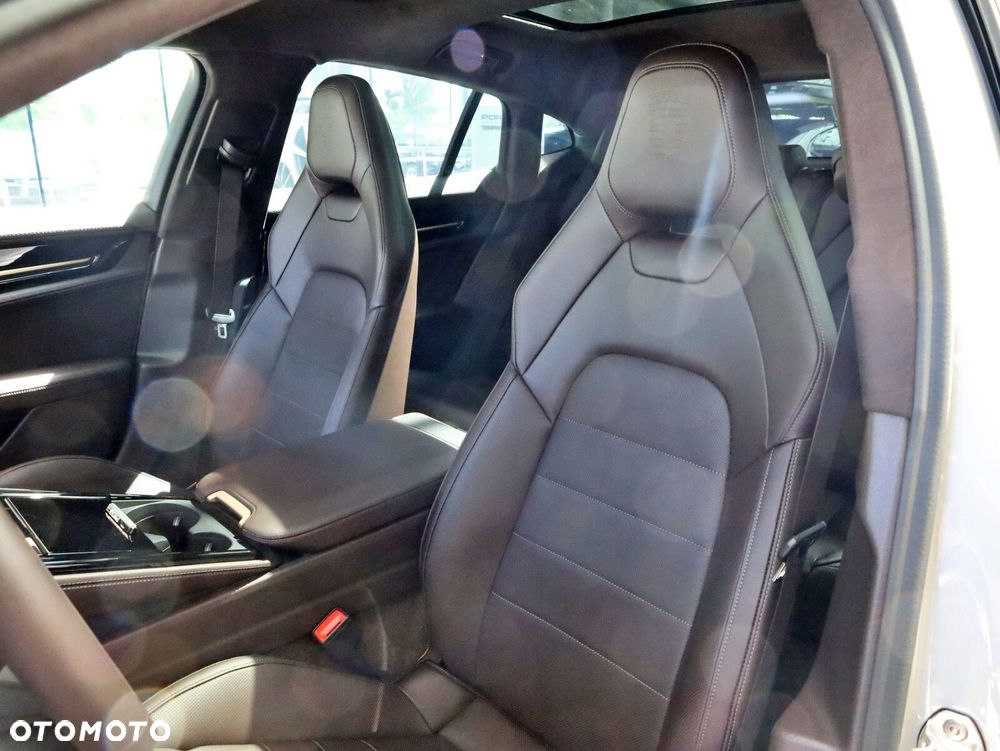Porsche Panamera - 17