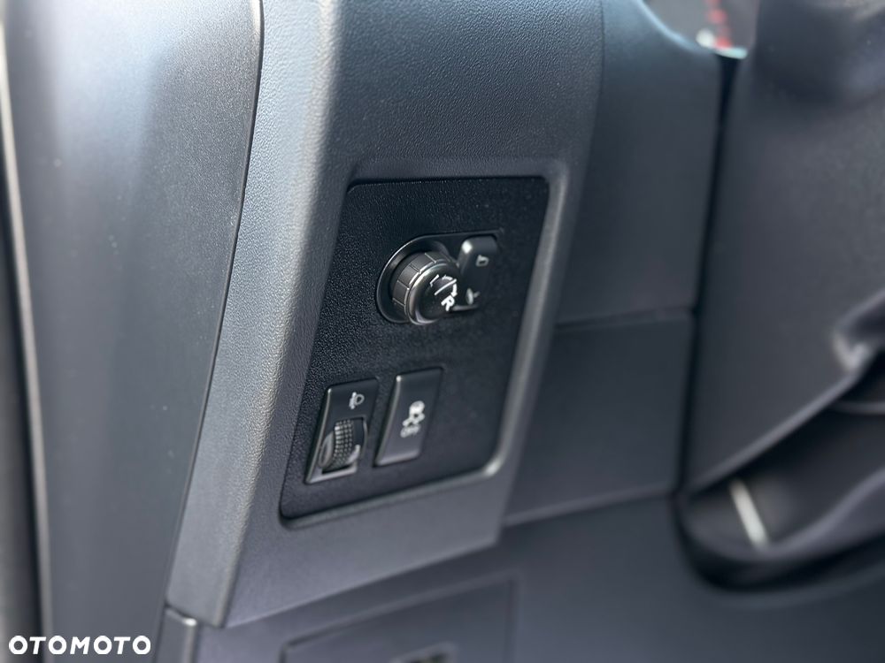 Nissan Qashqai 2.0 dCi 4 x 4 DPF tekna - 23