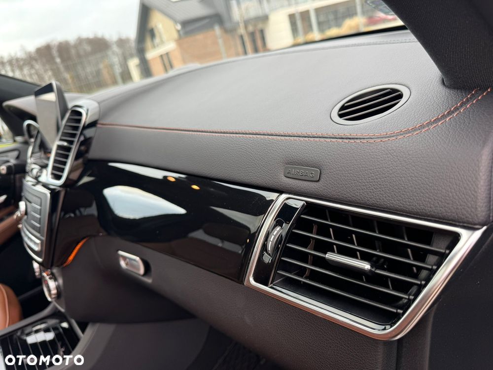 Mercedes-Benz GLE - 21