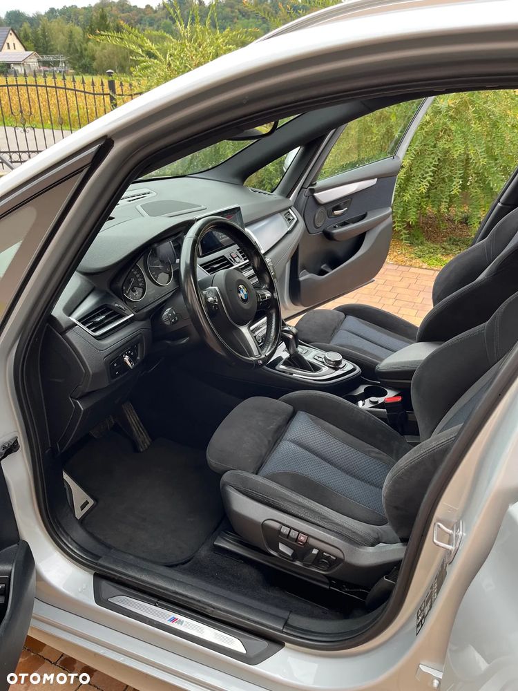 BMW Seria 2 220d M Sport - 11