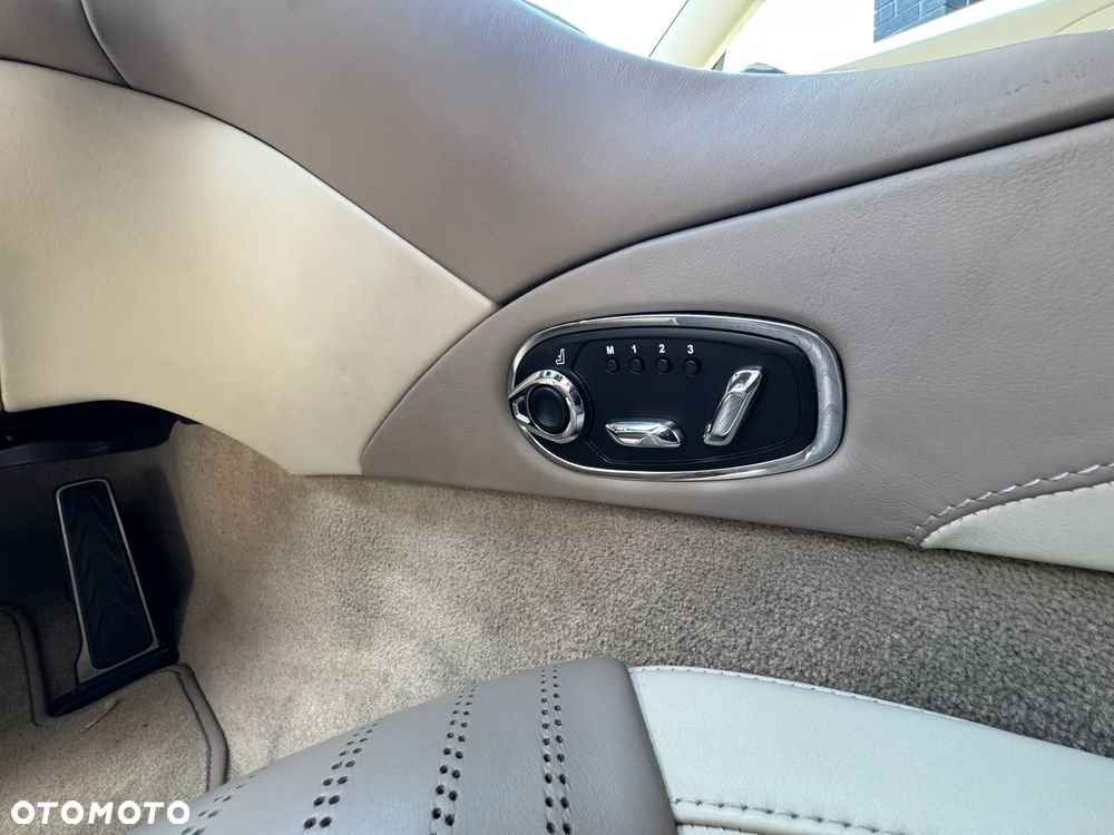 Aston Martin DB11 Launch Edition - 21