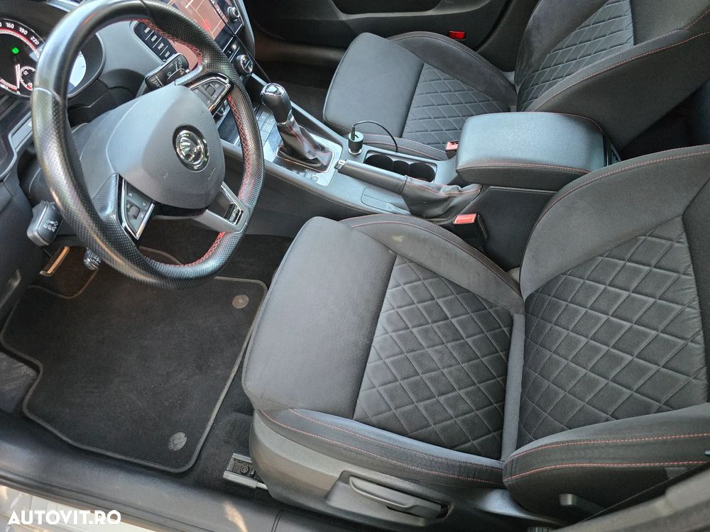 Skoda Octavia Combi Diesel 2.0 TDI 4X4 DSG RS - 22