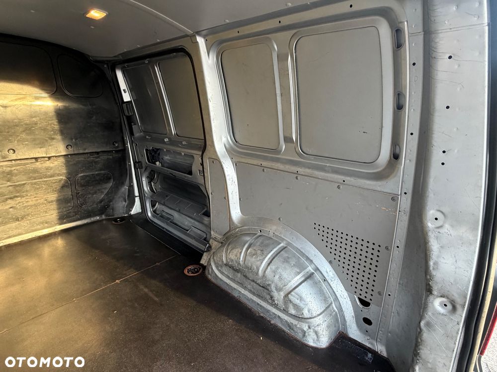 Volkswagen Transporter T5 - 18