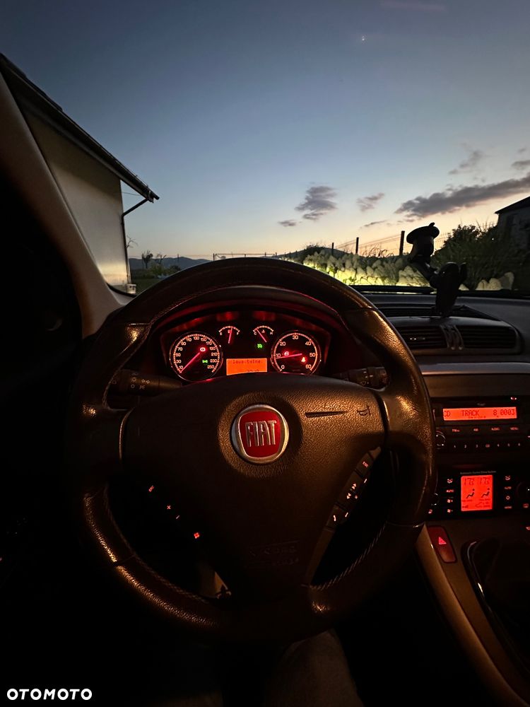 Fiat Croma ver-1-9jtd-dynamic - 6