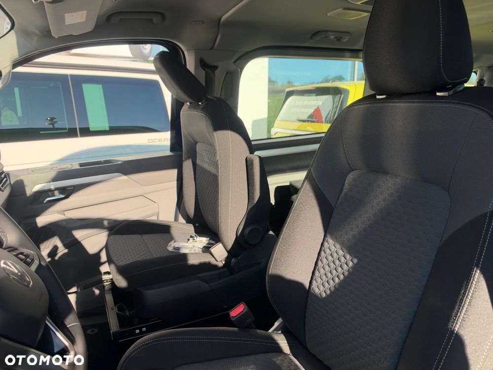 Volkswagen Caravelle - 11