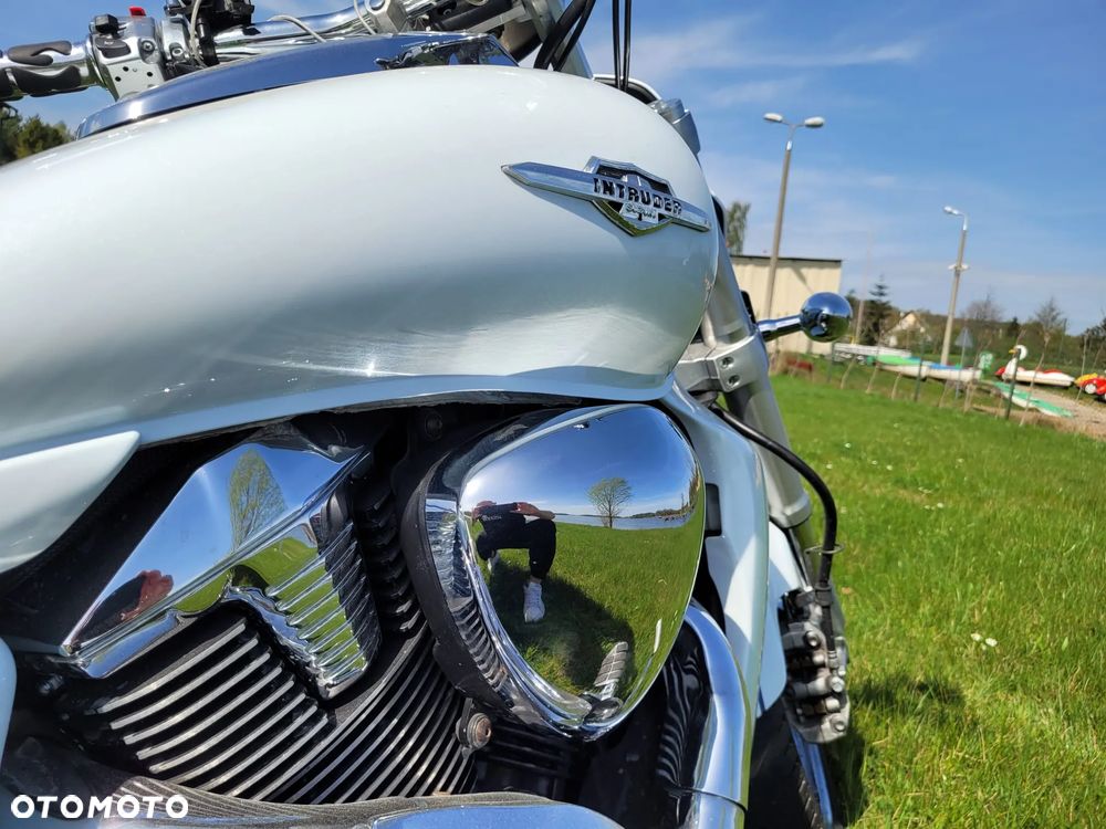 Suzuki Intruder - 4