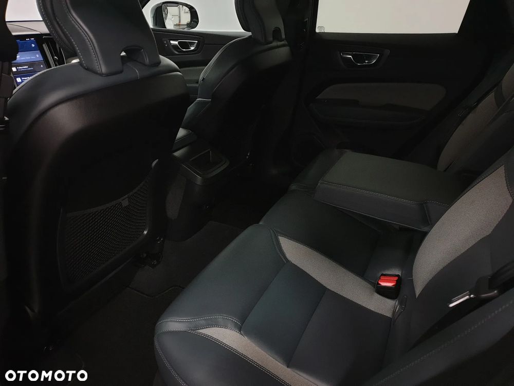 Volvo XC 60 B4 D AWD Geartronic RDesign - 25
