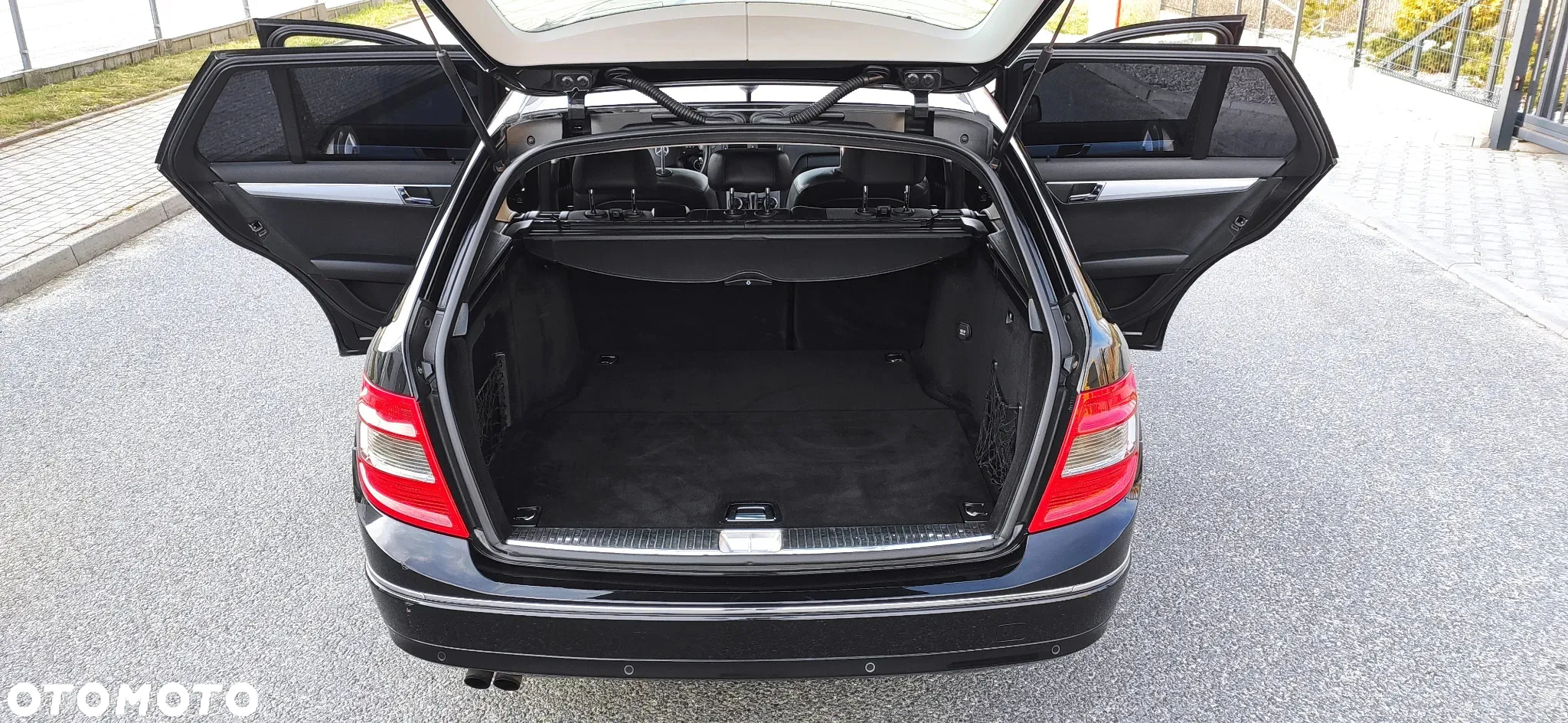 Mercedes-Benz Klasa C 180 T CGI Automatik BlueEFFICIENCY Avantgarde - 14