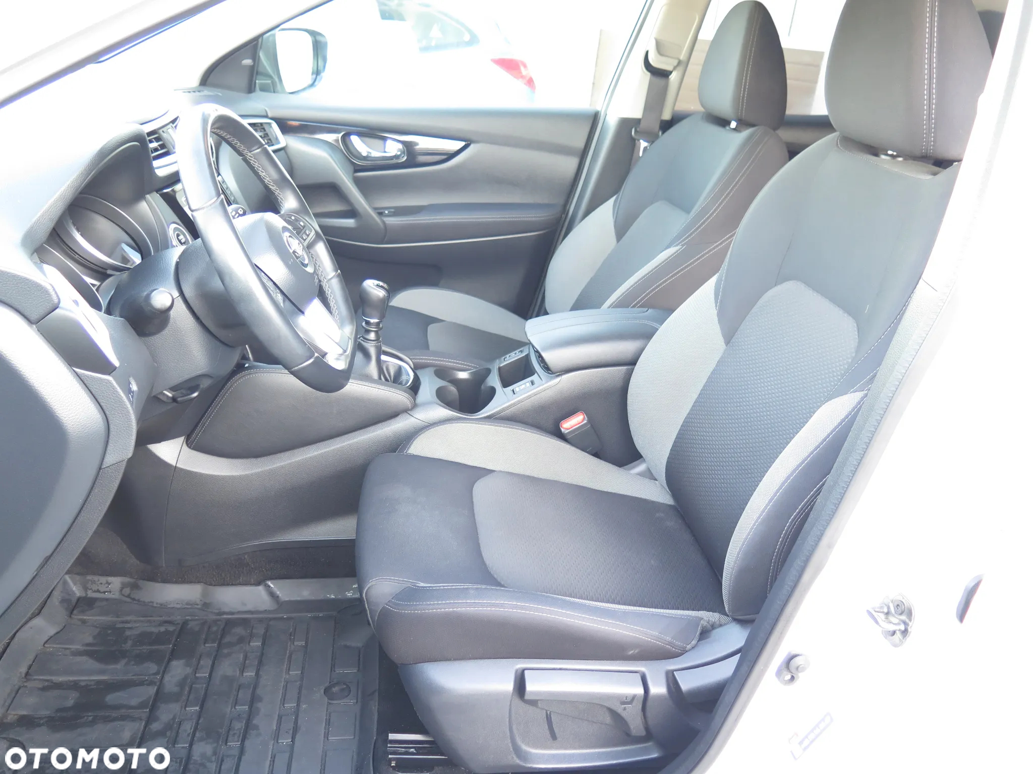 Nissan Qashqai 1.3 DIG-T Visia - 14