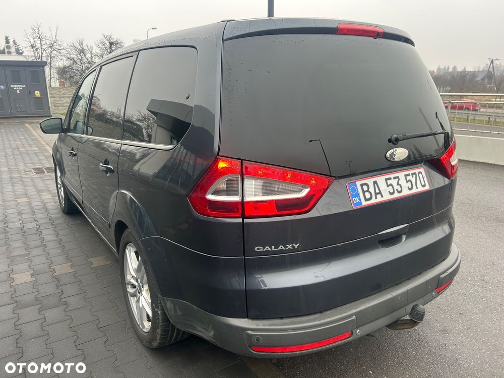 Ford Galaxy 2.3 Ambiente - 4