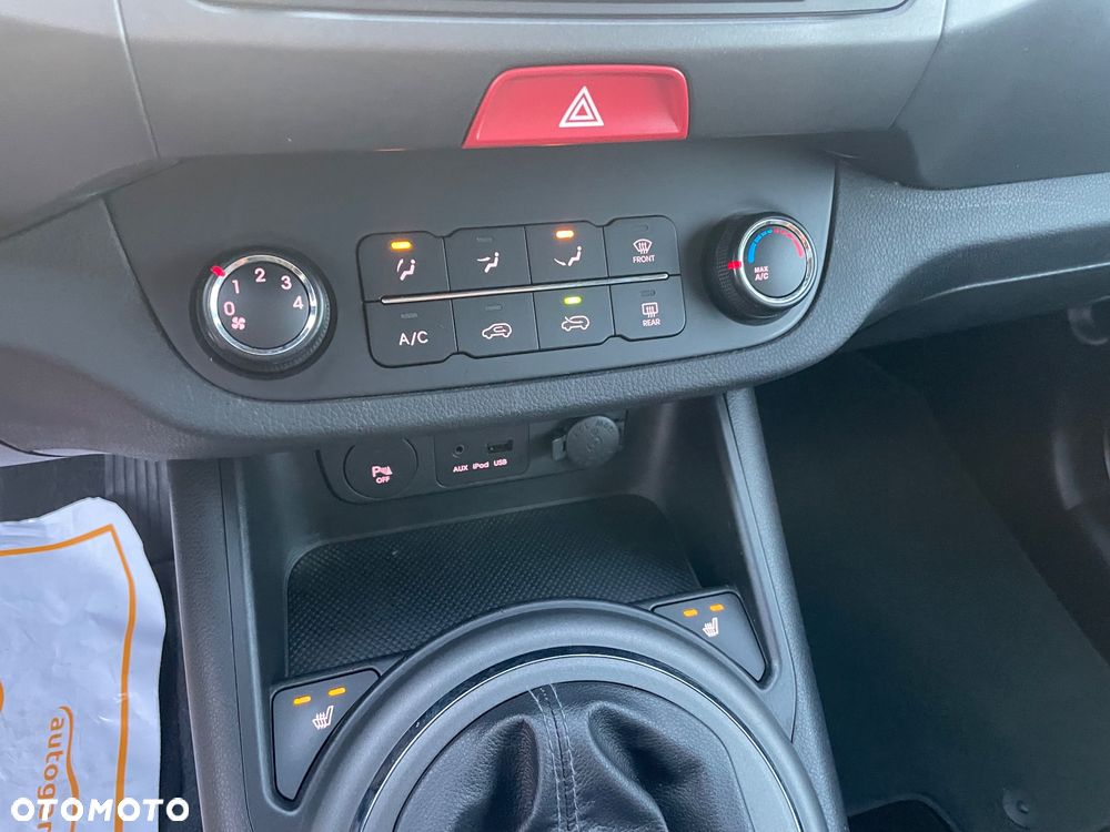 Kia Sportage 2.0 L 2WD - 24