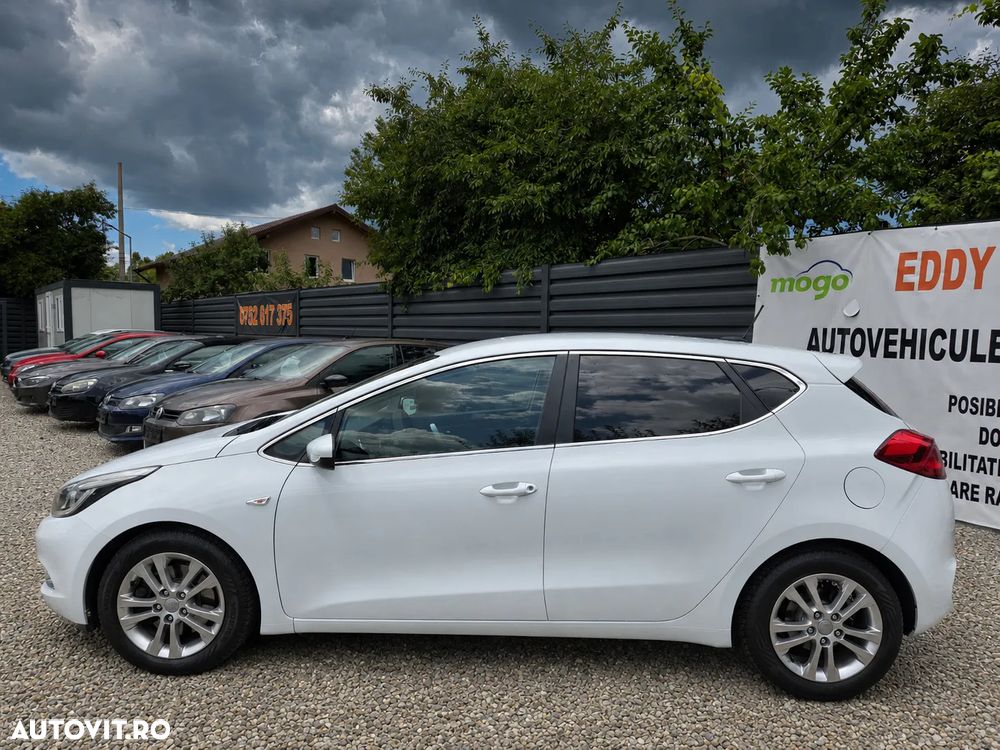 Kia Ceed 1.6 CRDi 128 Fifa World Cup Edition - 20
