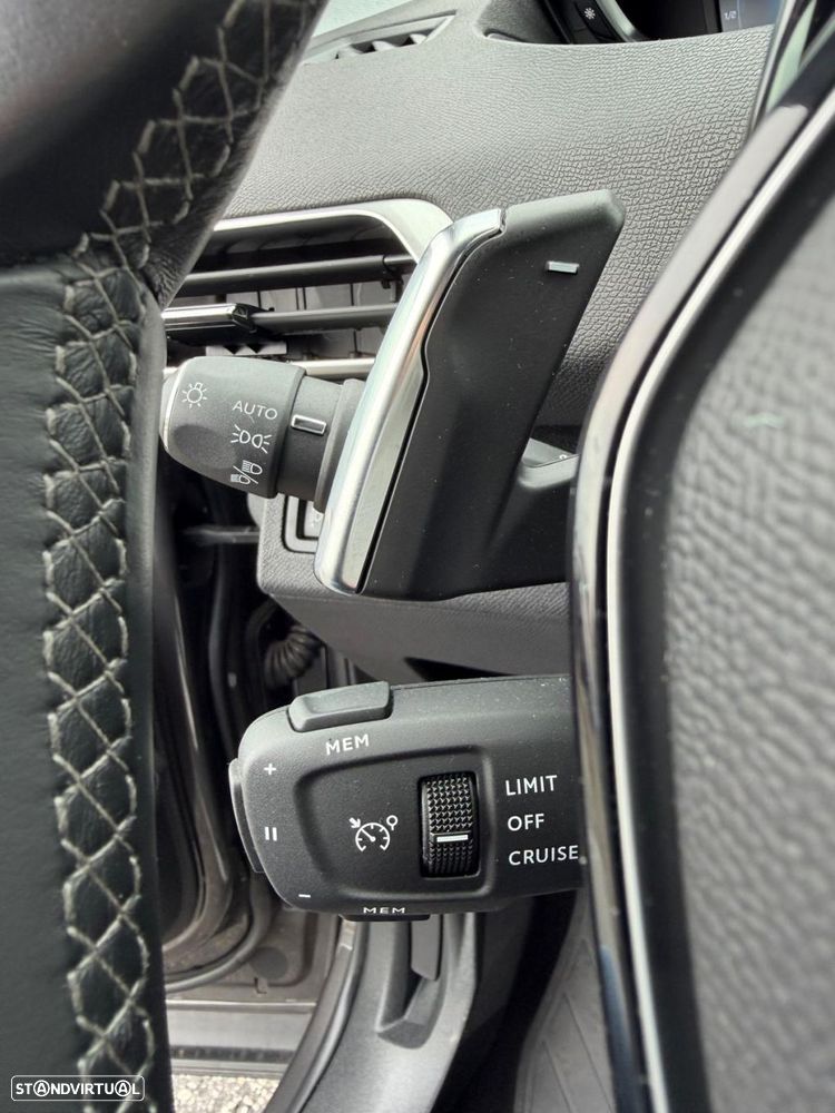 Peugeot 3008 1.6 Hybrid Allure e-EAT8 - 20