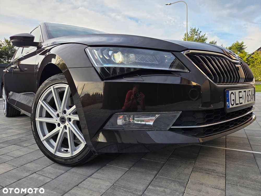 Skoda Superb 2.0 TDI DSG Premium Edition - 17