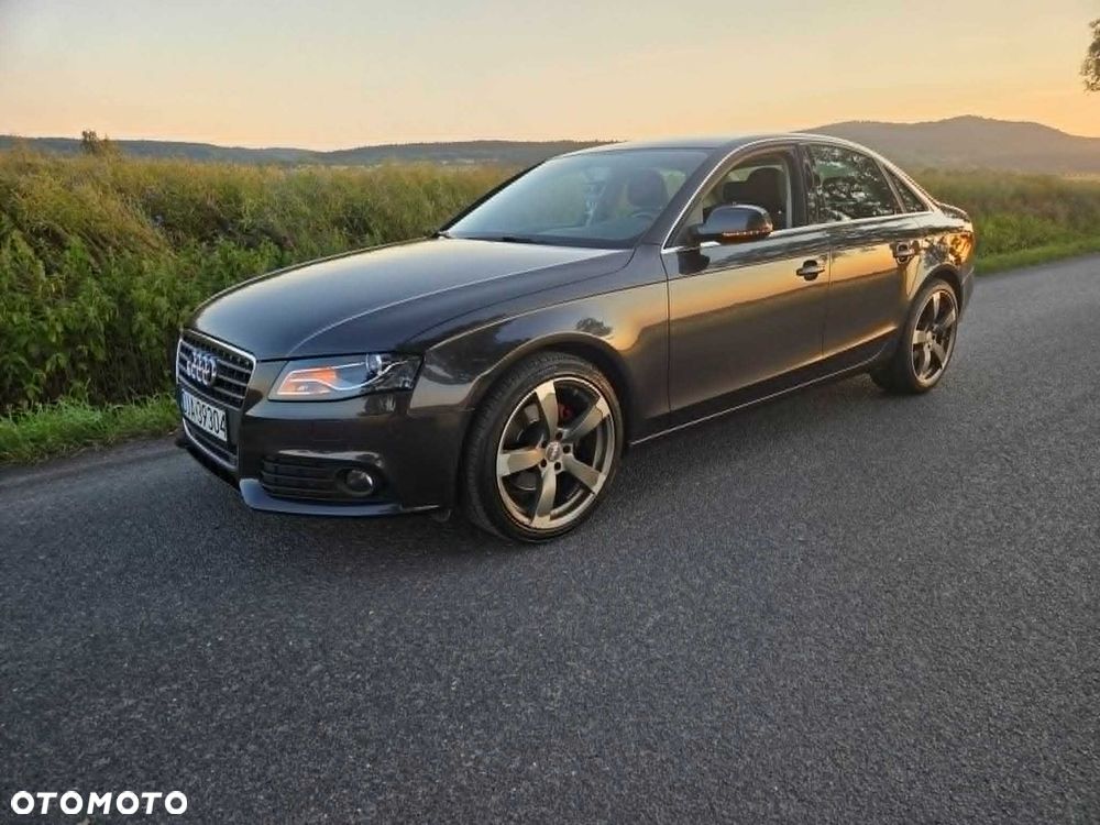 Audi A4 Limousine - 1