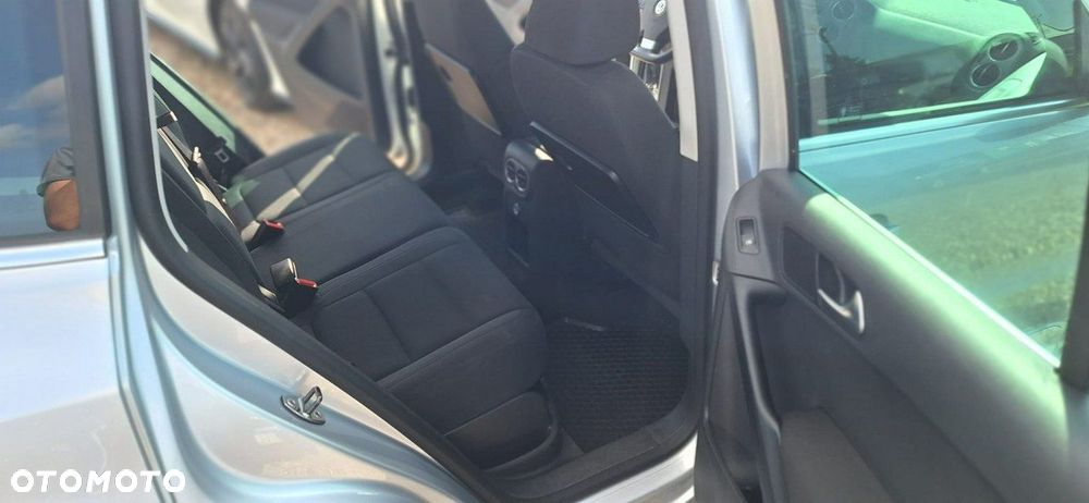 Volkswagen Tiguan - 12