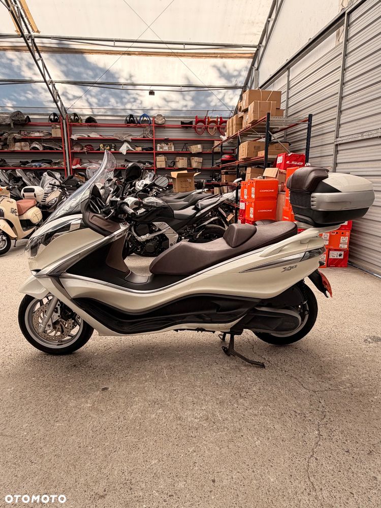 Piaggio X10 - 5