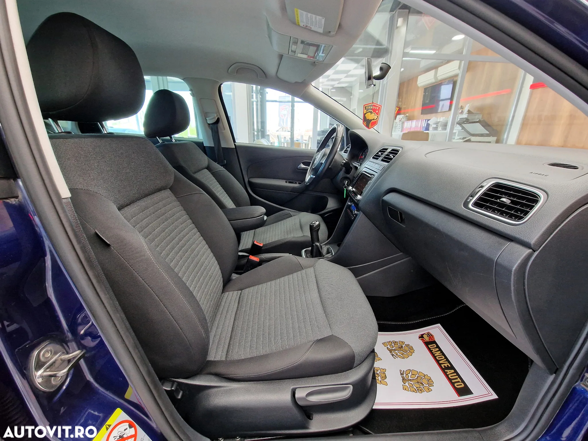 Volkswagen Polo 1.2 Attractive - 14