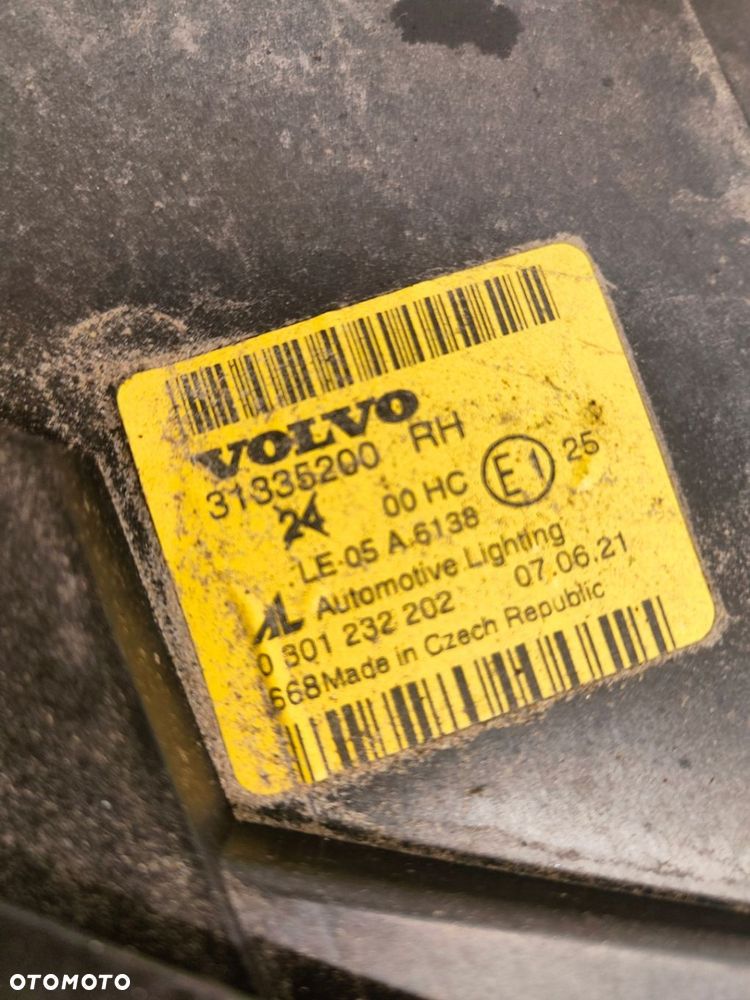 VOLVO C30 KOMPLET LAMP ZWYKŁYCH 313351199, 31335200 - 5