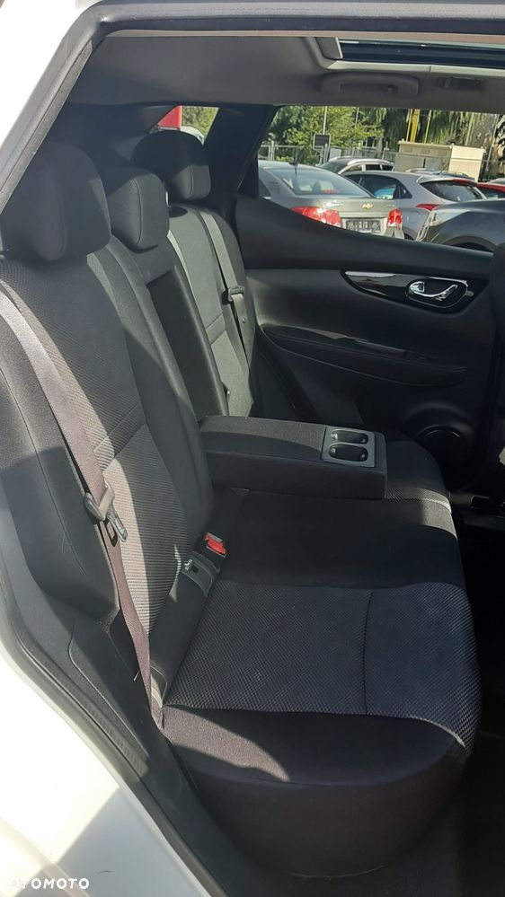 Nissan Qashqai 1.5 dCi DPF 360 - 17