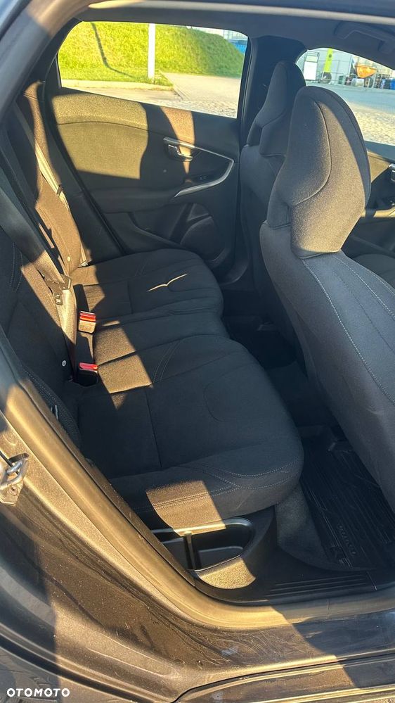 Volvo V40 D2 - 8