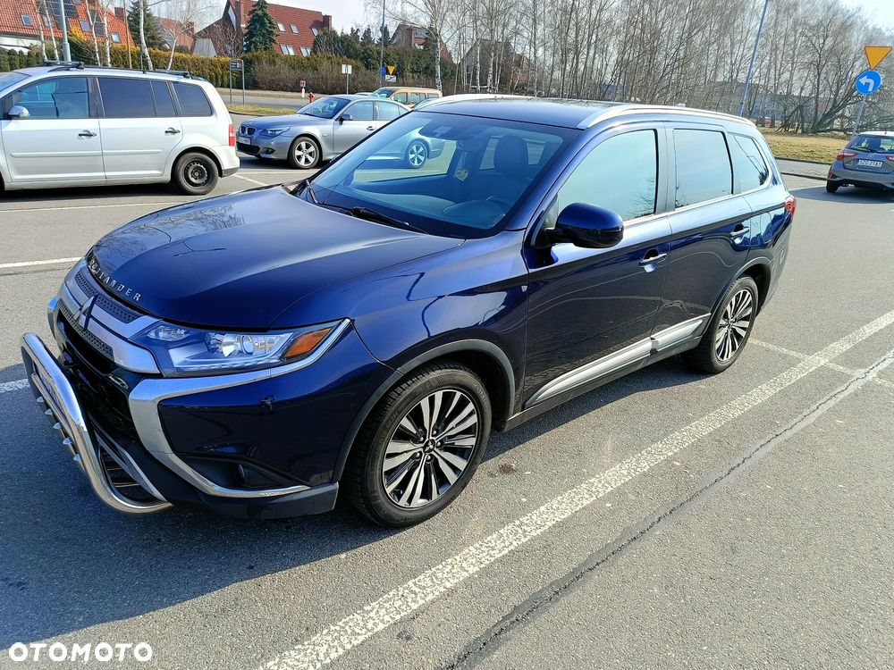 Mitsubishi Outlander - 3