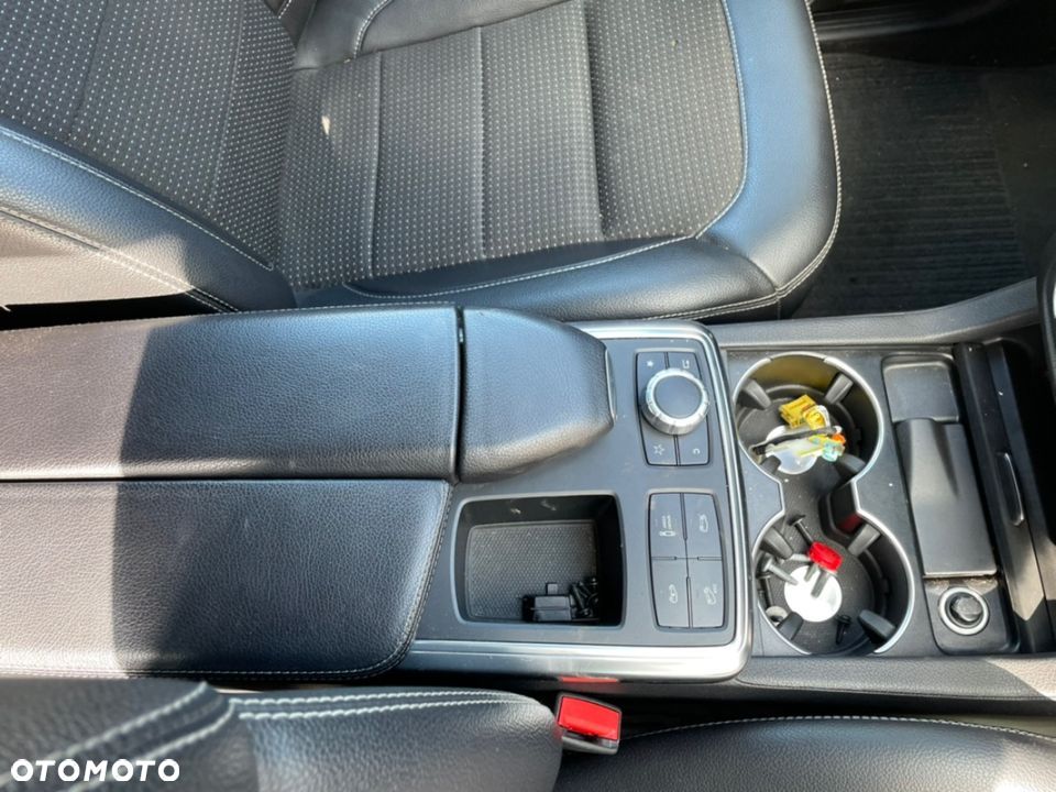 Mercedes-Benz ML 350 BlueTec 4-Matic - 16