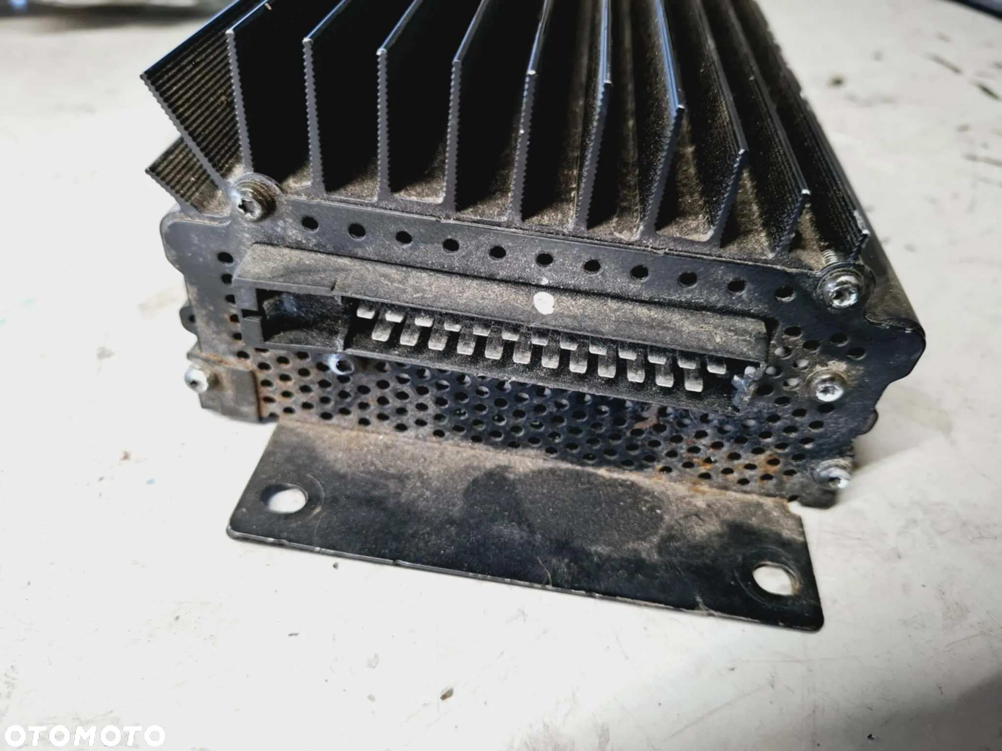 Wzmacniacz Bose Audi A8 D2 4D0035225 - 4