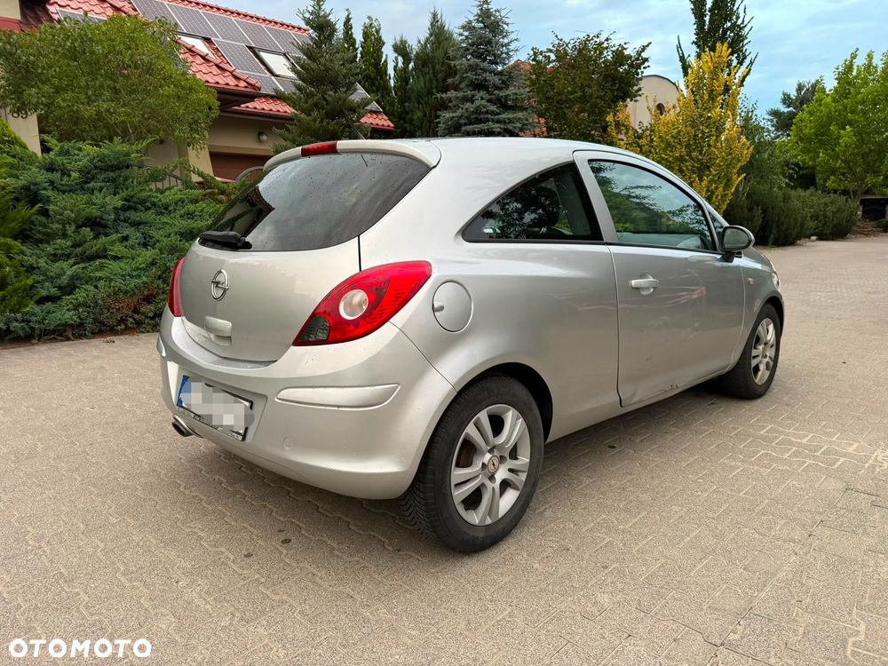 Opel Corsa 1.2 16V Graphite - 4