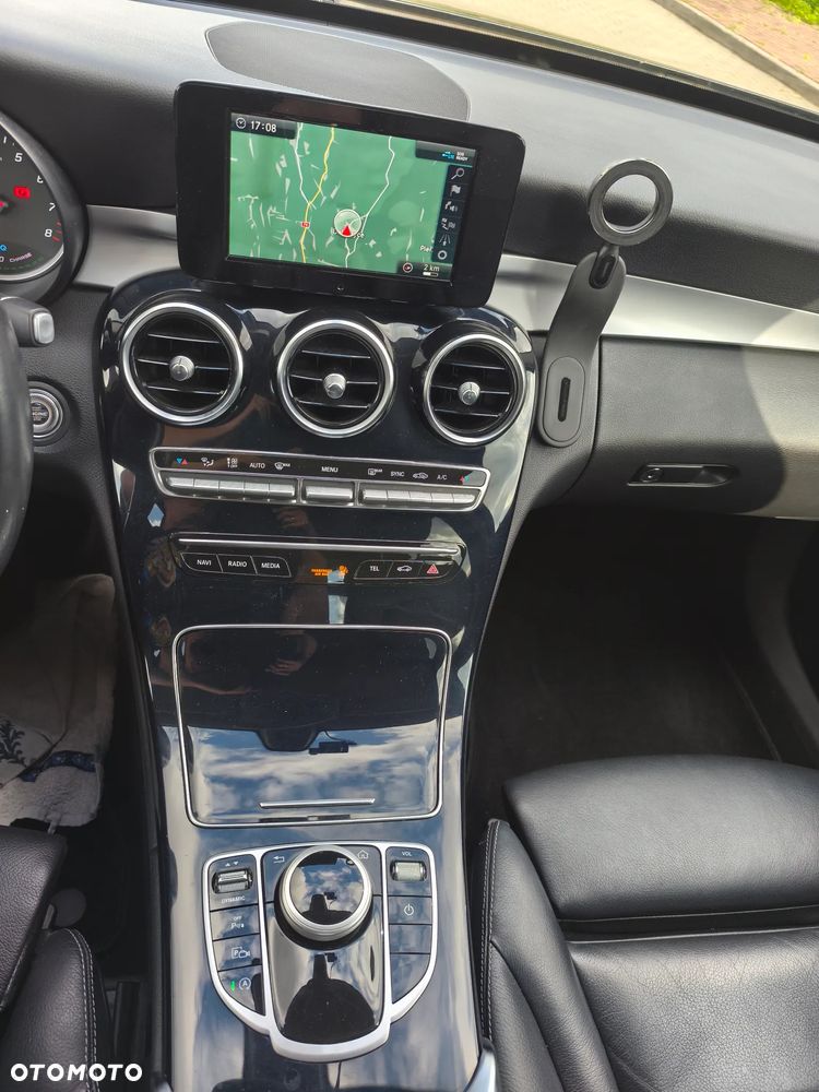 Mercedes-Benz Klasa C 200 4MATIC 9G-TRONIC - 24
