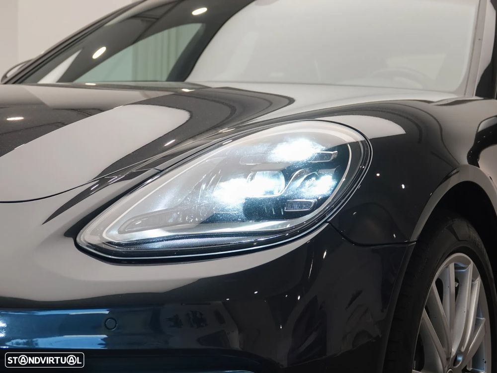 Porsche Panamera Sport Turismo 4 E-Hybrid - 16