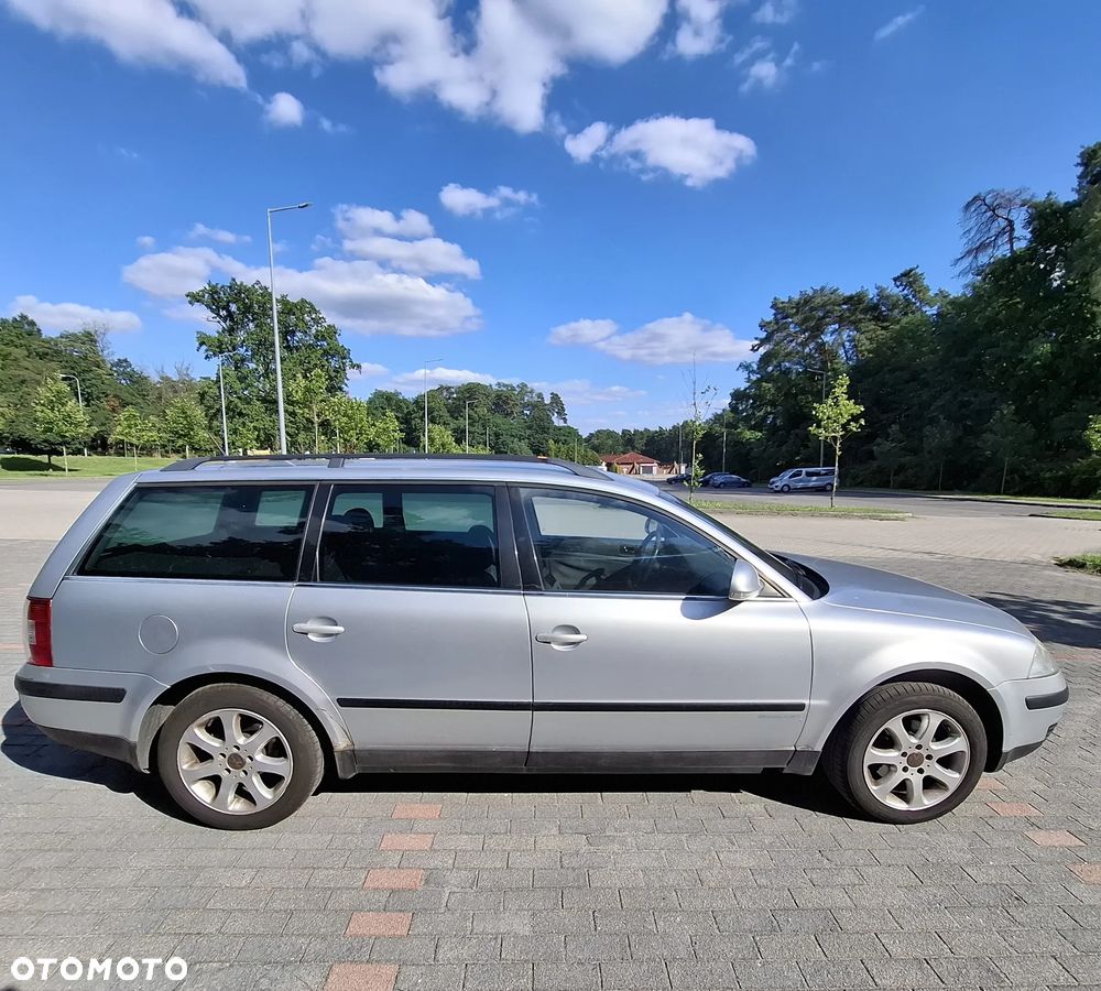 Volkswagen Passat 1.9 TDI Comfortline - 2